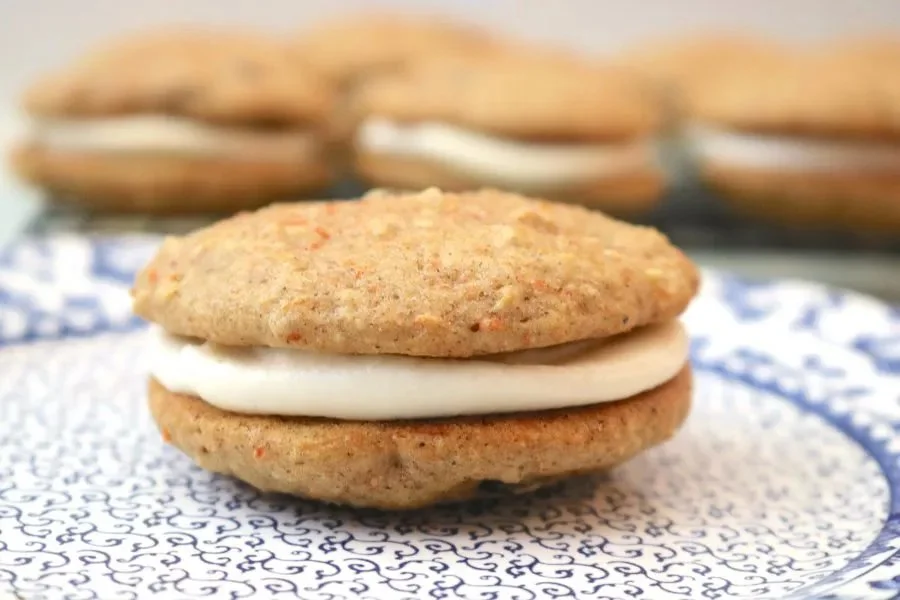 Carrot Cake Whoopie Pie